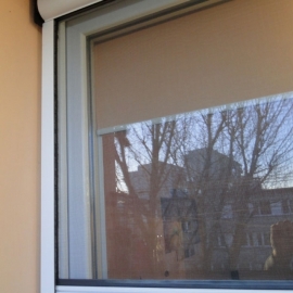 Velia - moskitiera na okna połaciowe